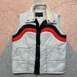 Unisex Vintage JCPenney Slight Puffer Vest In good vintage condition. Tagged M.